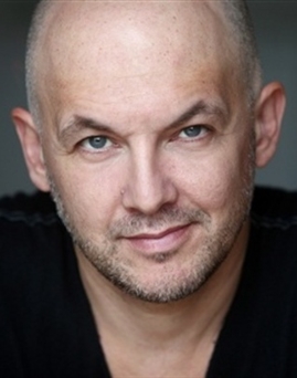 Diễn viên Tonio Descanvelle