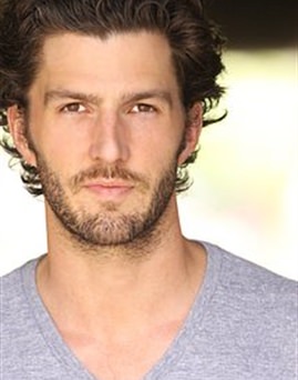 Diễn viên Tyler Jon Olson