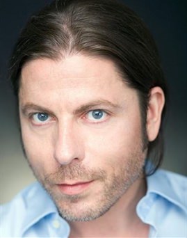 Diễn viên Keith-Lee Castle