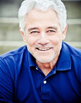 Diễn viên Patrick Lyster