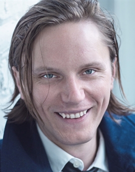 Diễn viên Joshua Mikel